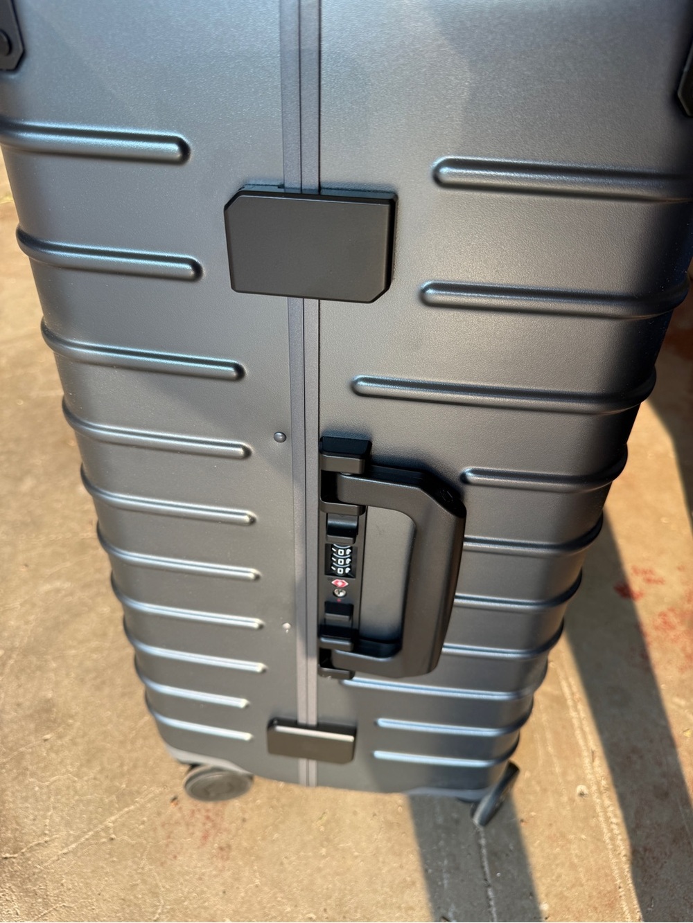 Solgaard Luggage 25” Check In Closet New - Picture 5 of 15